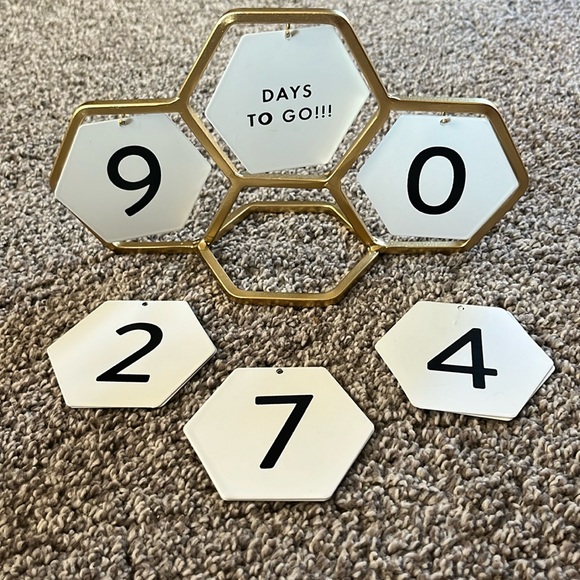 Hallmark Other - Hallmark Metal Countdown Christmas Calendar Days to Go Honeycomb